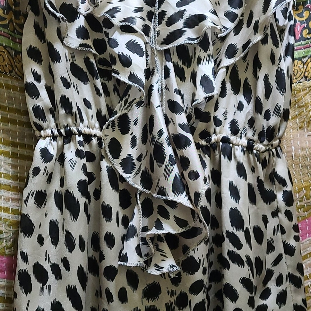 π¦5/$25 ruffled tank - Picture 2 of 3